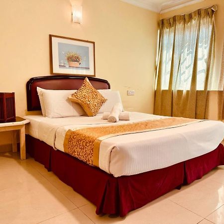 Carlton Hotel Seremban - Next To Terminal Bus Station Exteriör bild